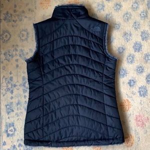 Medium north face reversible vest. New condition
